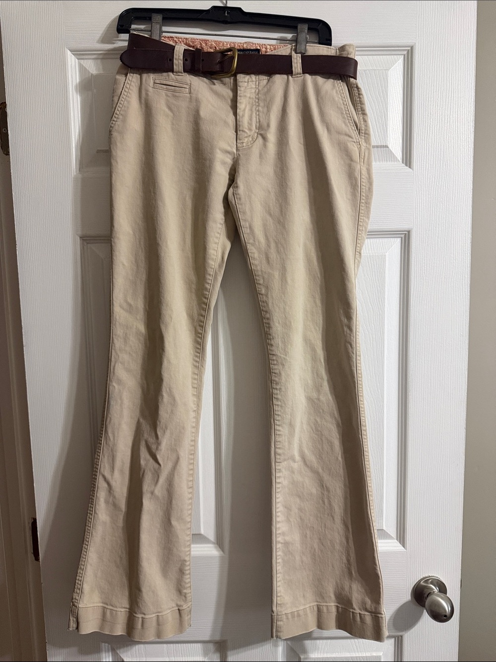 American Eagle Outfitters Light Beige Chino Pants 6 long